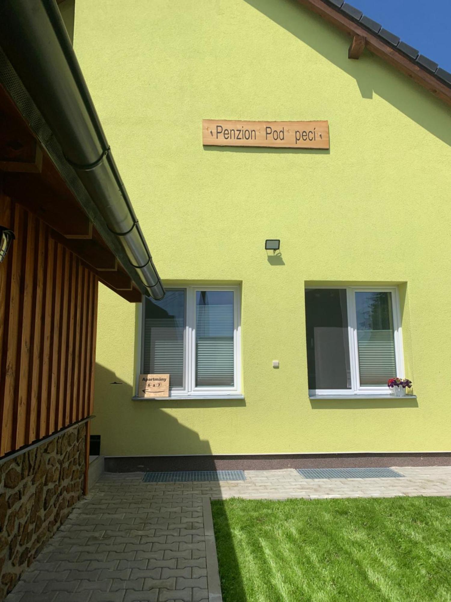 Penzion Pod Peci Lenora Екстер'єр фото