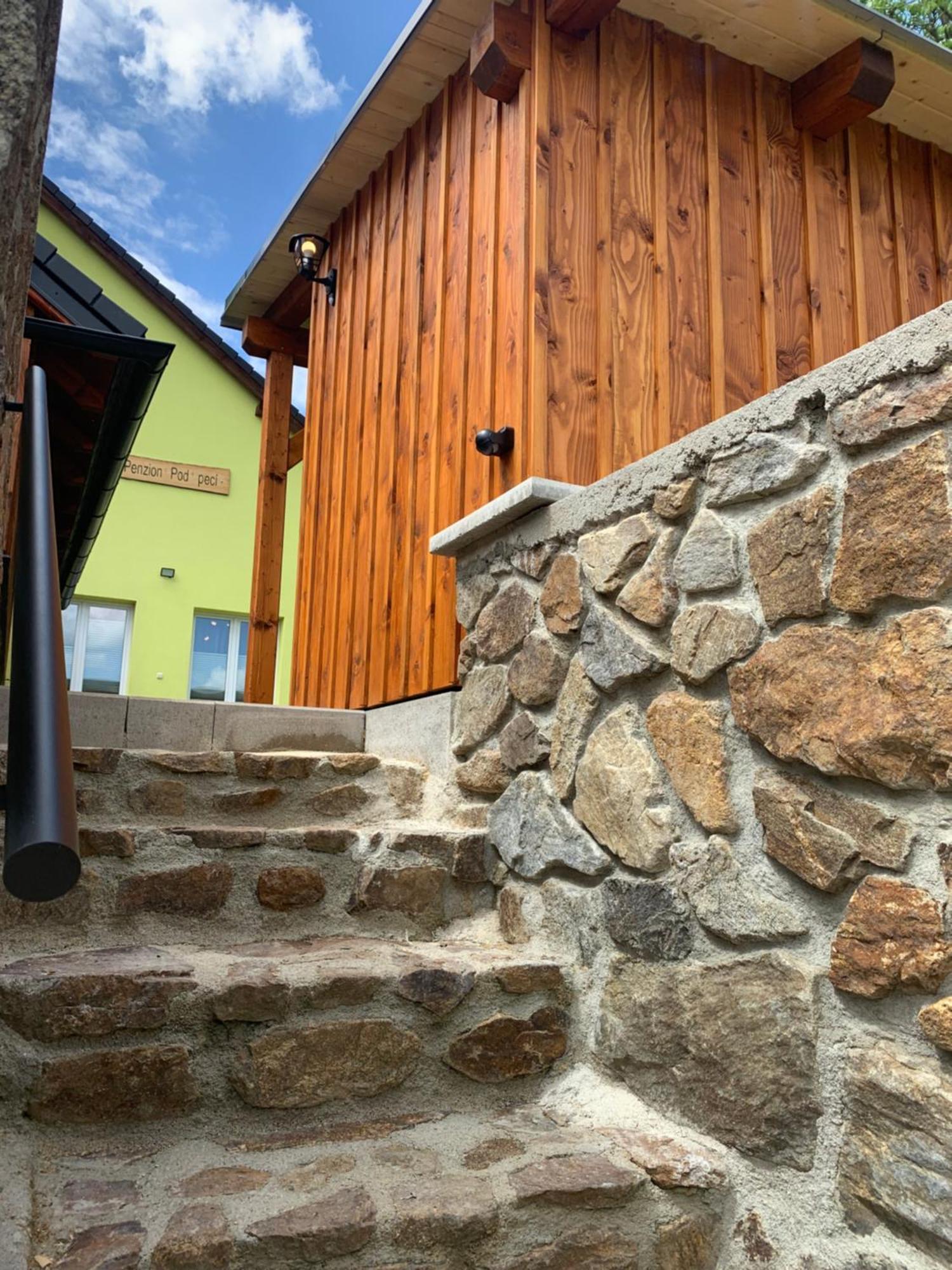 Penzion Pod Peci Lenora Екстер'єр фото